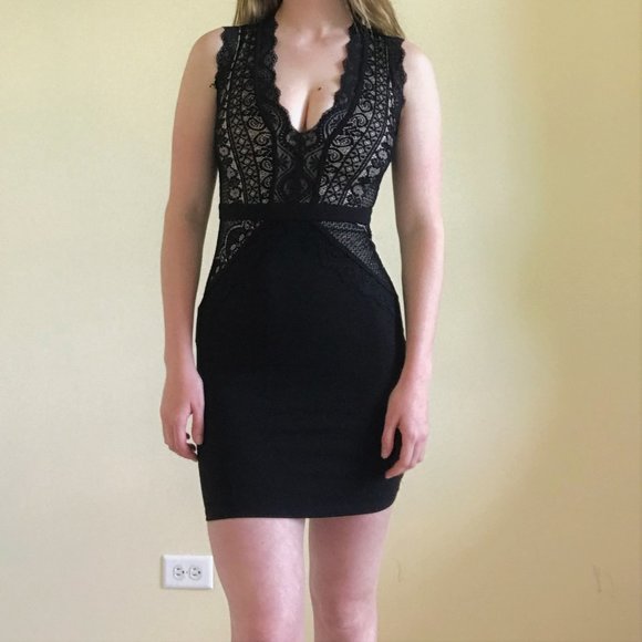 Sexy Akira Bodycon Black Lace Homecoming Dress - Picture 3 of 8